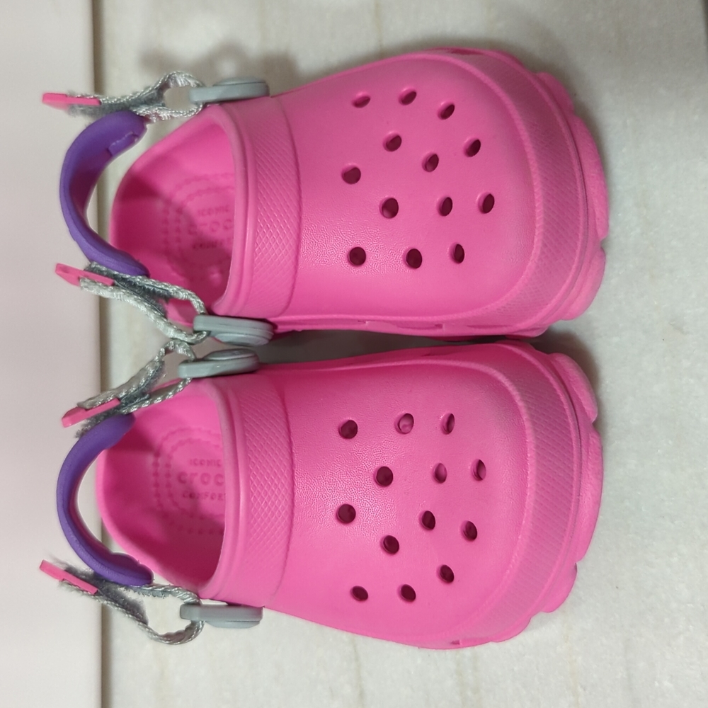 Crocs toddler size 7 pink